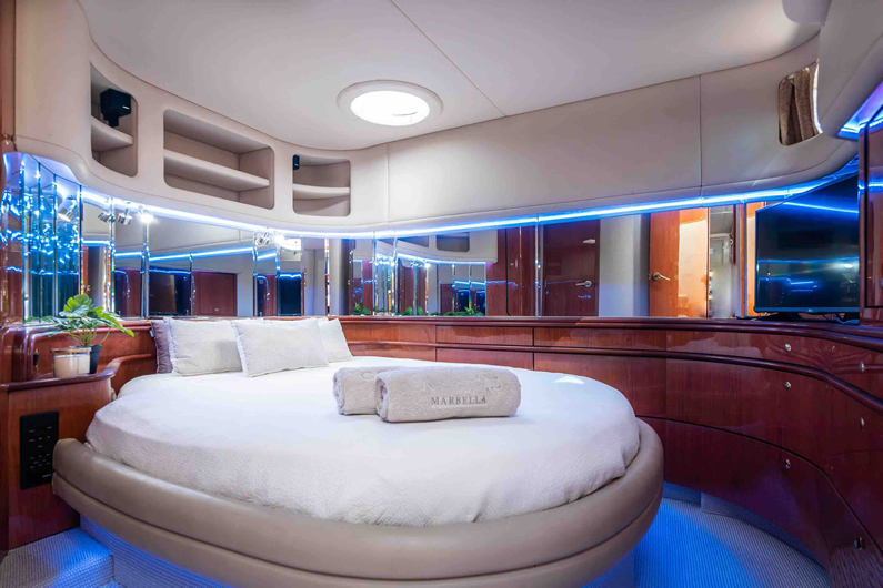 Sea Ray 540 Sundancer gallery 3