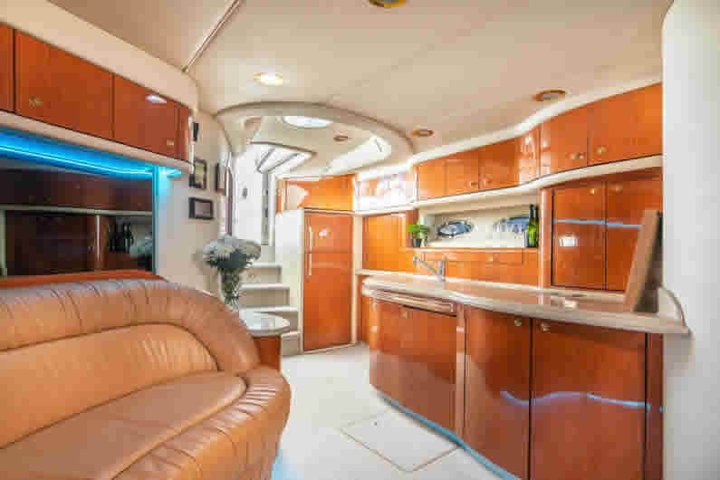 Sea Ray 540 Sundancer gallery 4